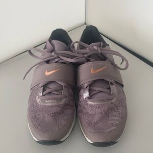 Nike Women’s Renew InSeason TR-12 training sneakers, women’s size 6.5